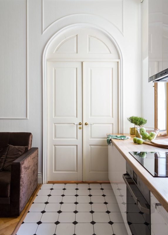 Ar virtuvei reikalingos durys?
